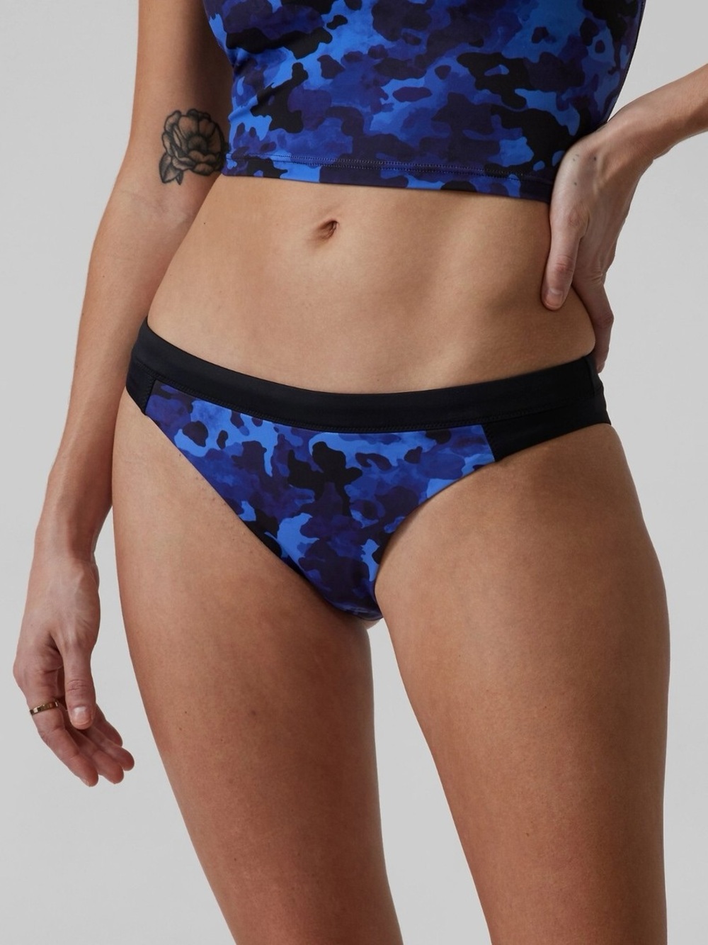 Athleta Freestyle Blue Camo Bikini Bottoms Swim Size M